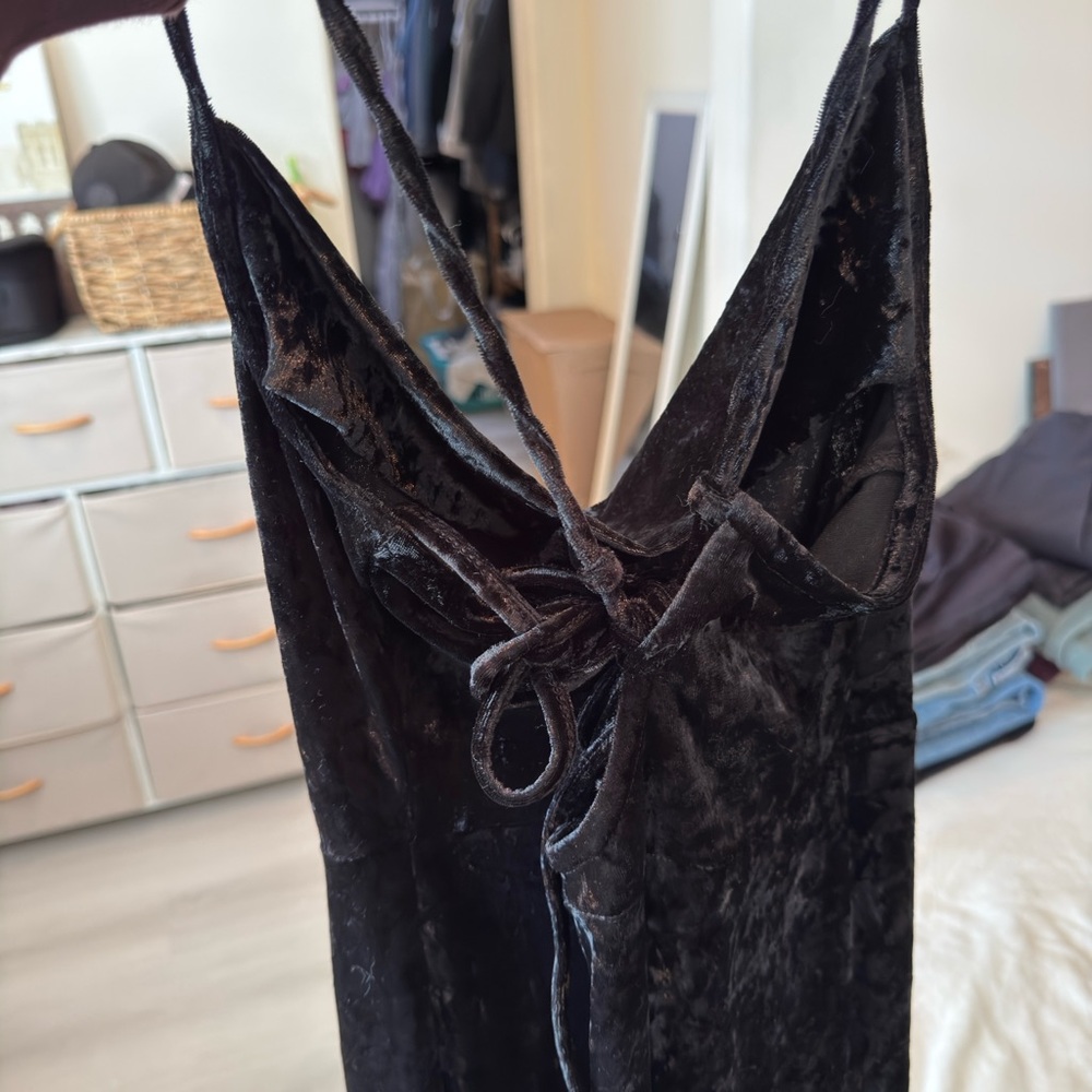 VELVET MIDI DRESS - Picture 4 of 7